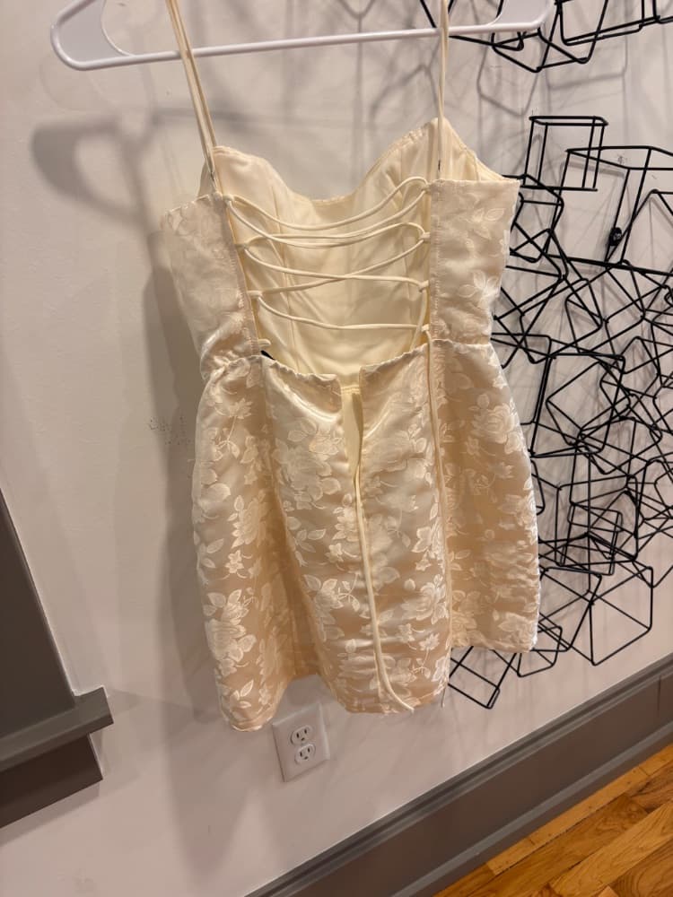 Lucy in the Sky floral cream mini dress - Image 2