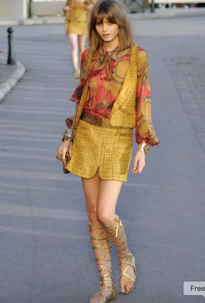 Chanel 2010 Cruise Embellished Tweed Skirt - Image 4
