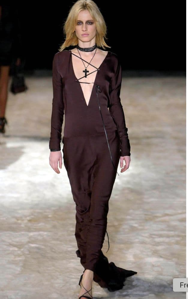 Tom Ford For Gucci F/w 2002 Runway Lace Up Train Black Silk Evening Dress - Image 1