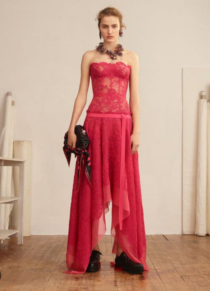 $9.6k Alexander McQueen Strapless Evening Pink Lace Mesh Organza Asymmetrical Fuschia Gown Dress - Image 2