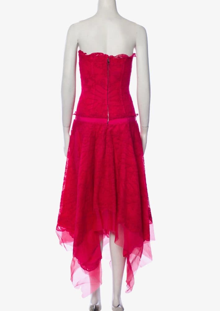 $9.6k Alexander McQueen Strapless Evening Pink Lace Mesh Organza Asymmetrical Fuschia Gown Dress - Image 4