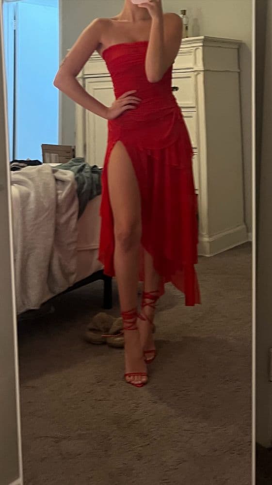 GUIZIO Red Lyla Twist Midi Dress - Image 3