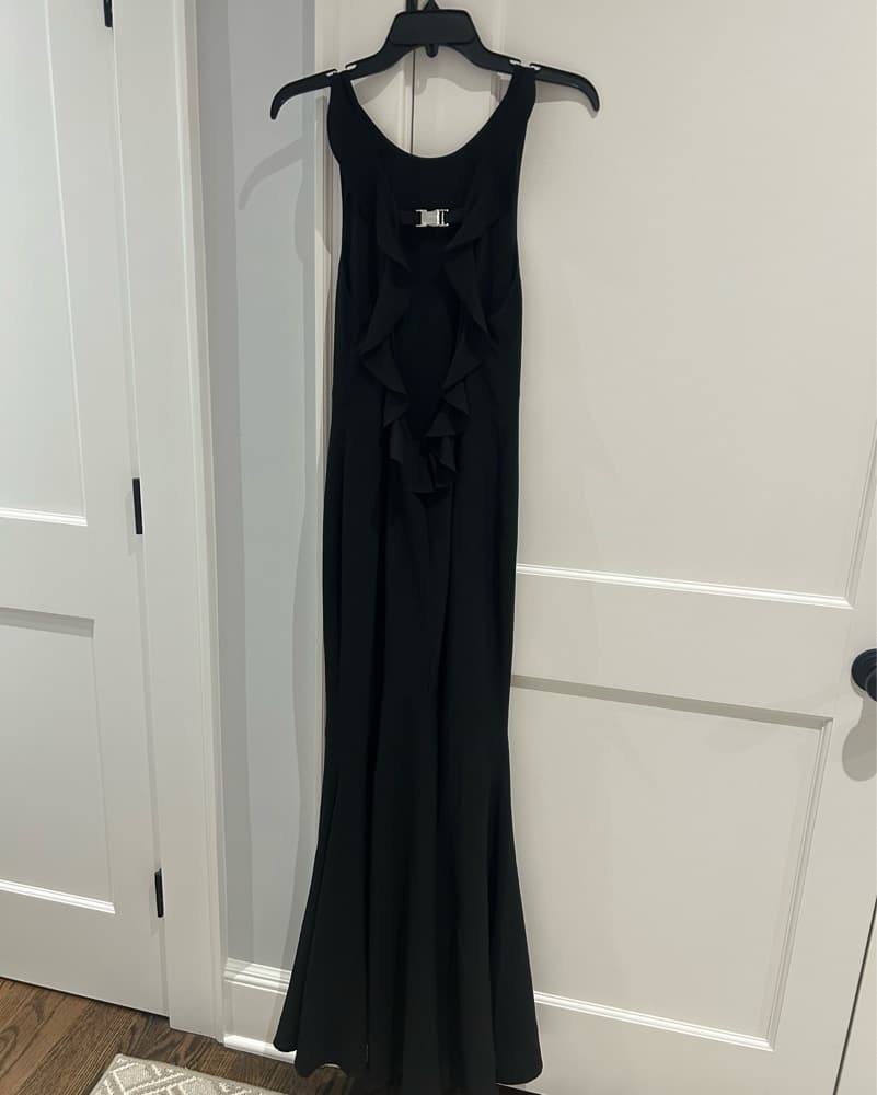 Jarlo London Elegant Evening Gown  - Image 5