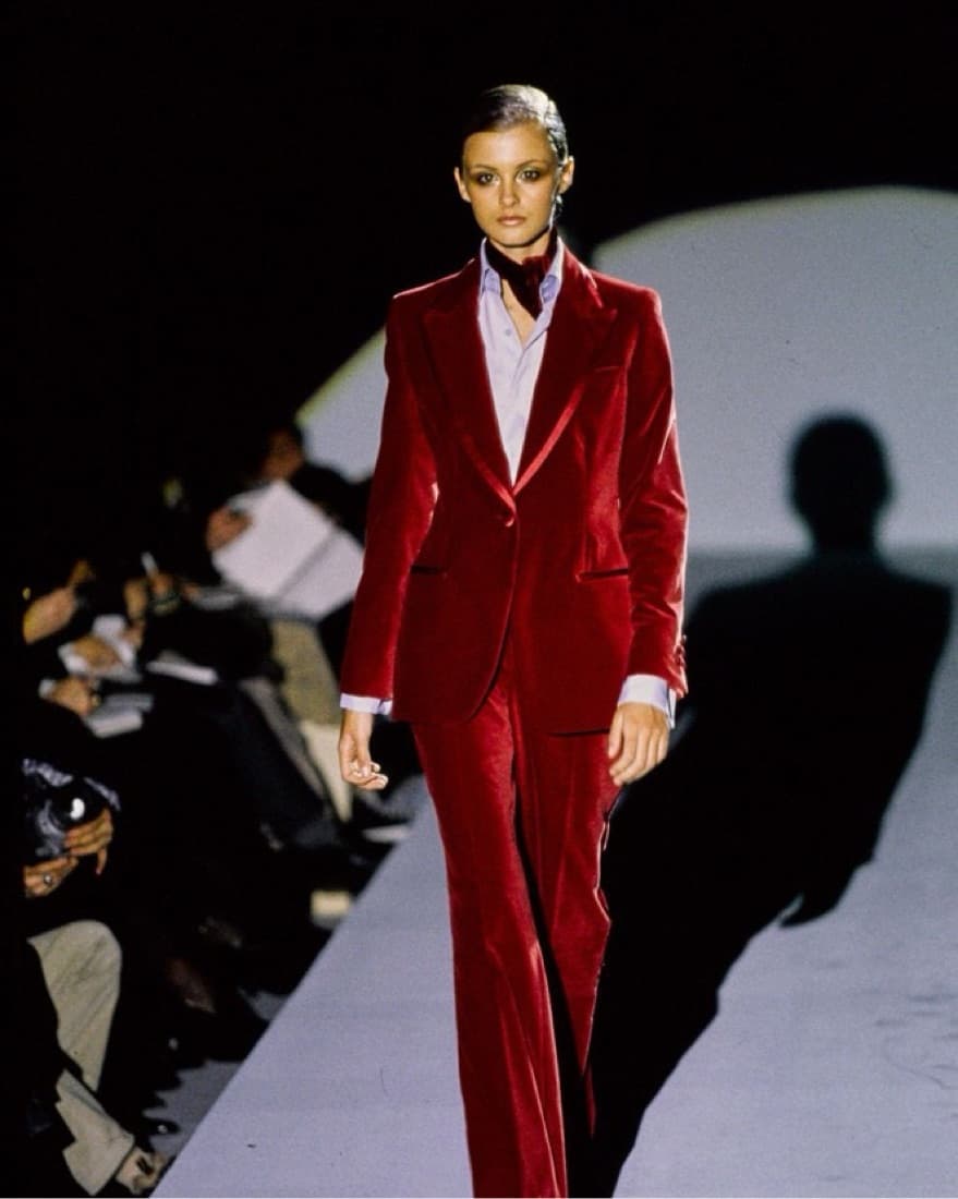 Gucci Red Velvet Blazer - Image 2