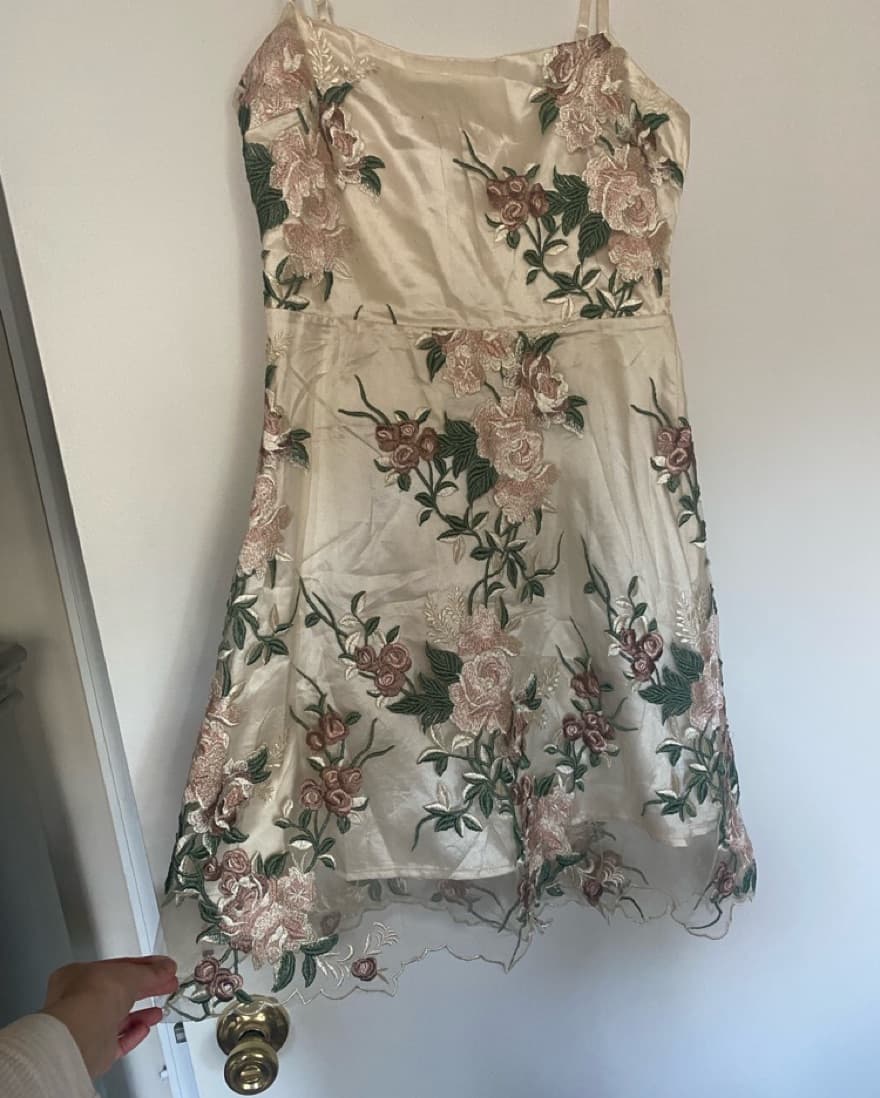 Floral Embroidered Dress - Image 4