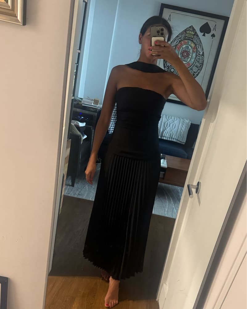 Elegant Black Pleated Maxi Dress - Image 1
