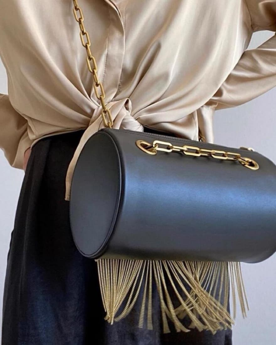 PARIS YIN MAVIS BLACK LEATHER PURSE - Image 1