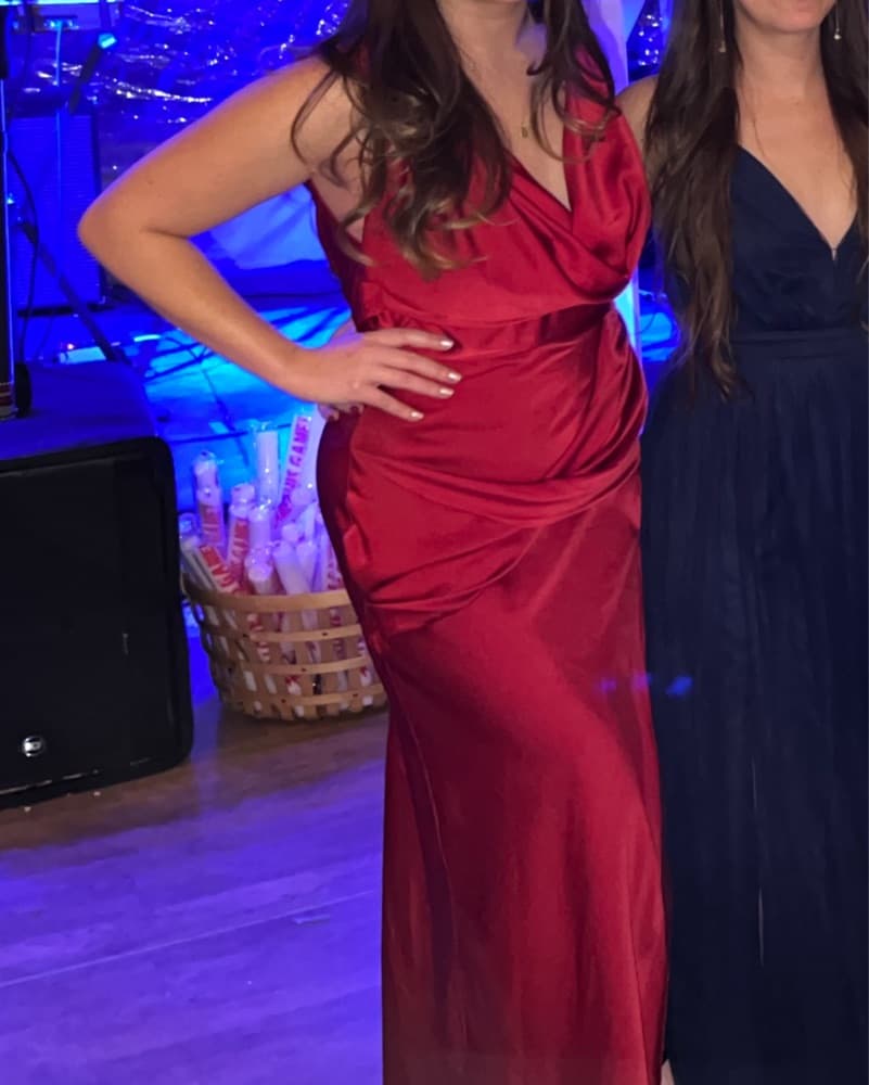 Captivating Crimson Gown with Alluring Slit - Image 5
