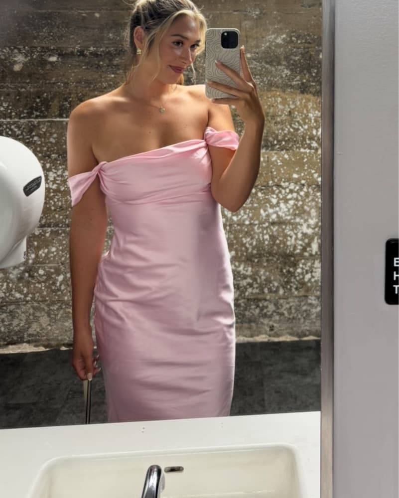 Elegant Off-Shoulder Pink Satin Dress - Image 2