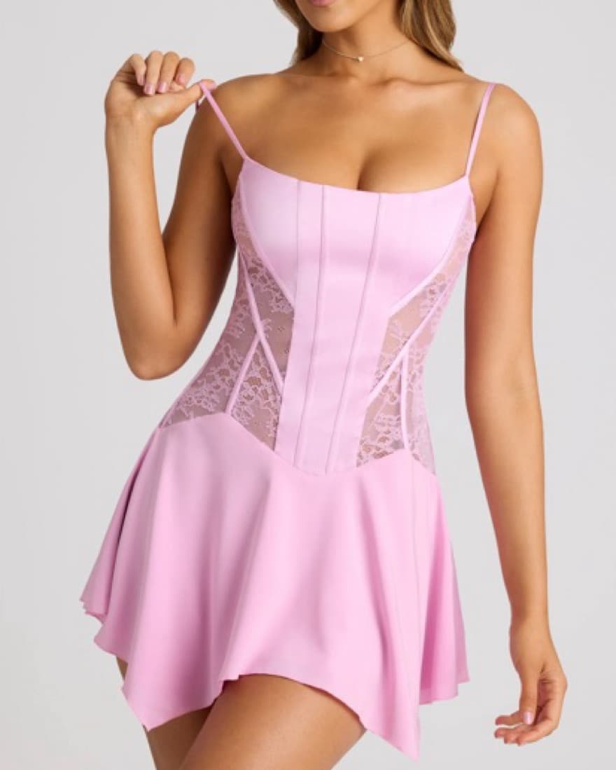 Elegant Pink Lace Dress - Image 2