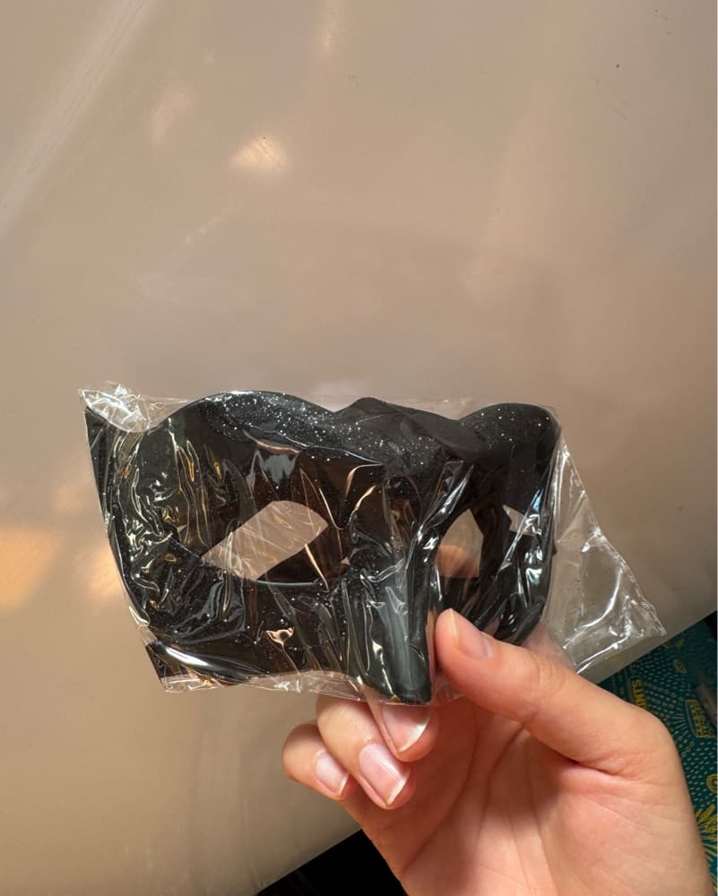 Black Masquerade Mask For Halloween - Image 4