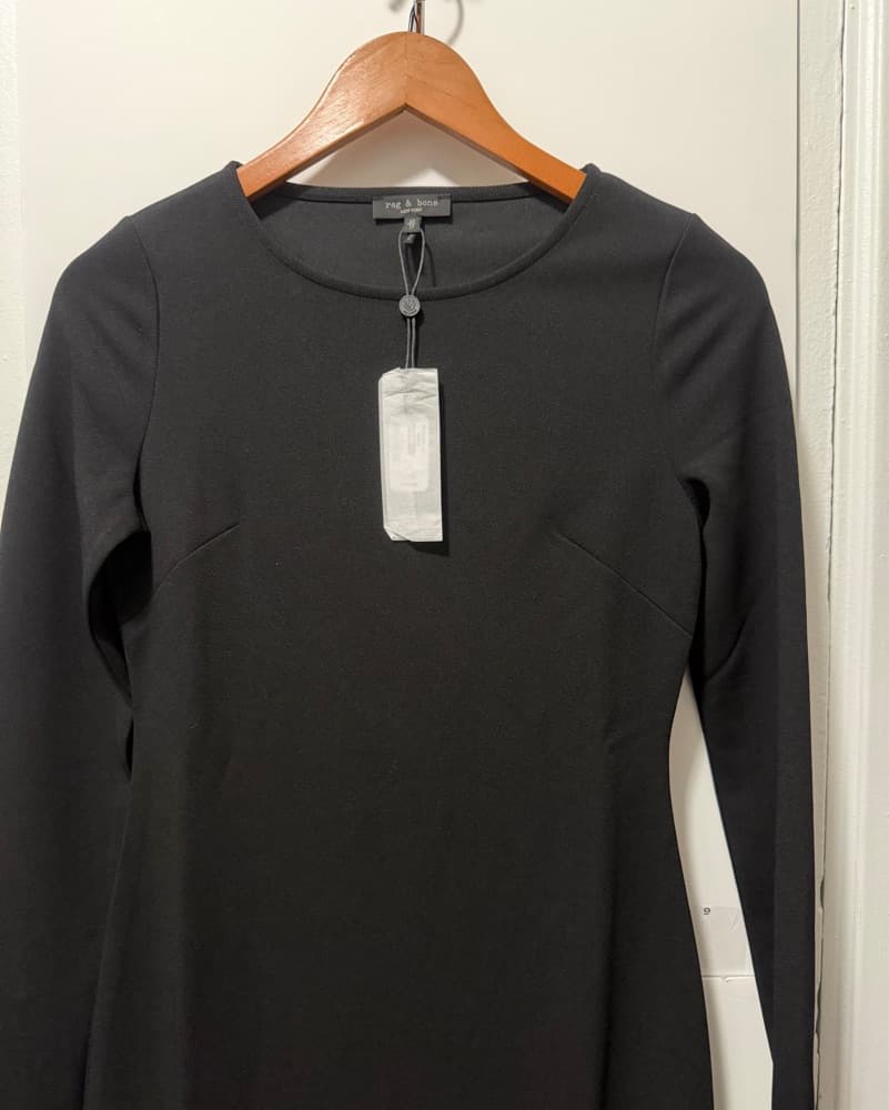 Sleek and Chic Black Midi Dress - Image 3