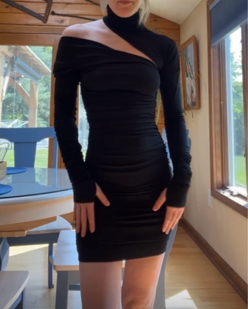 Chic Black Off-Shoulder Mini Dress - Image 3