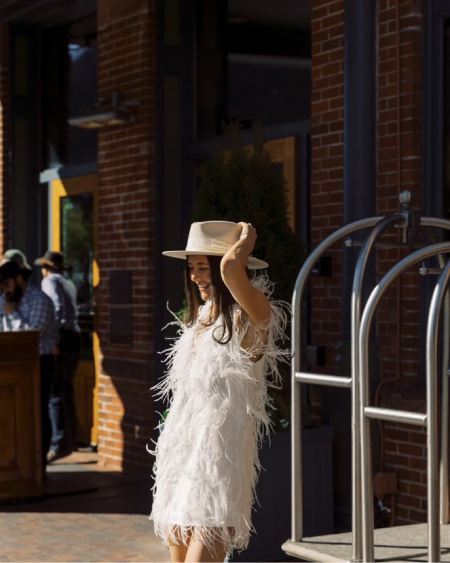 LAMARQUE White Feather V Neck mini  - Image 3
