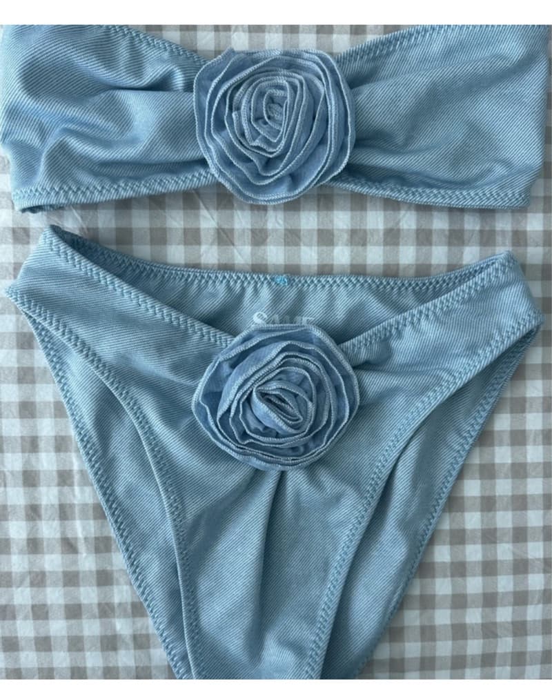 Elegant Blue Bikini Set - Image 3
