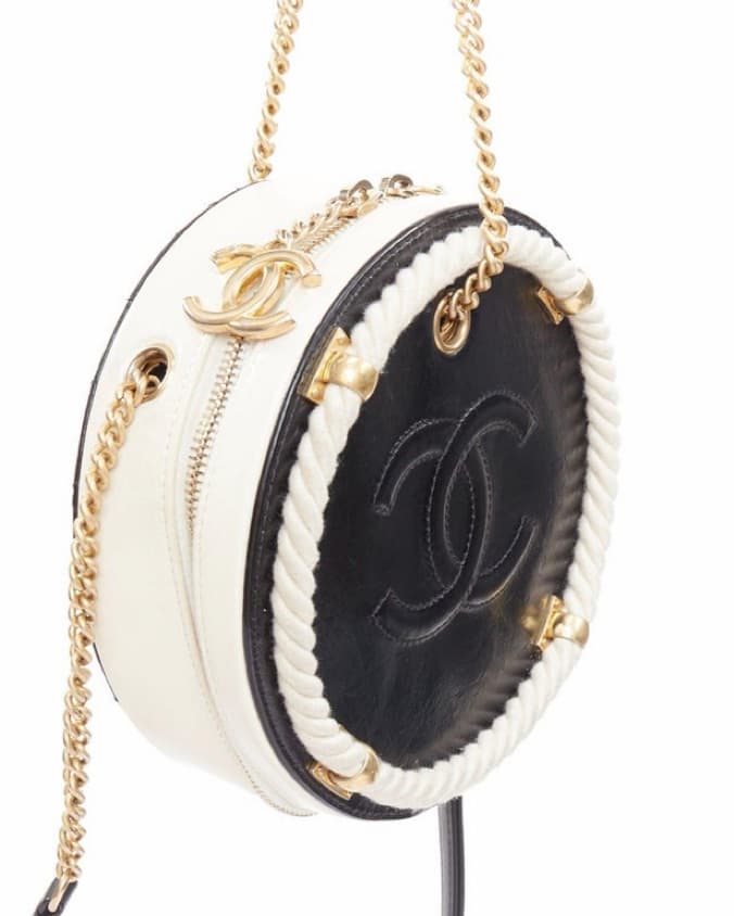 $4,500 Chanel Calfskin Black Round Bag - Image 5