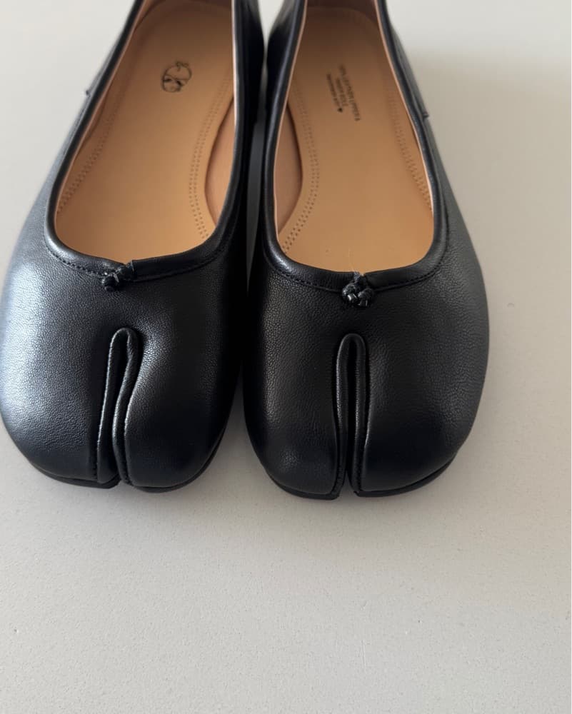 100% Leather  Black Tabi Ballet Flats - Image 4