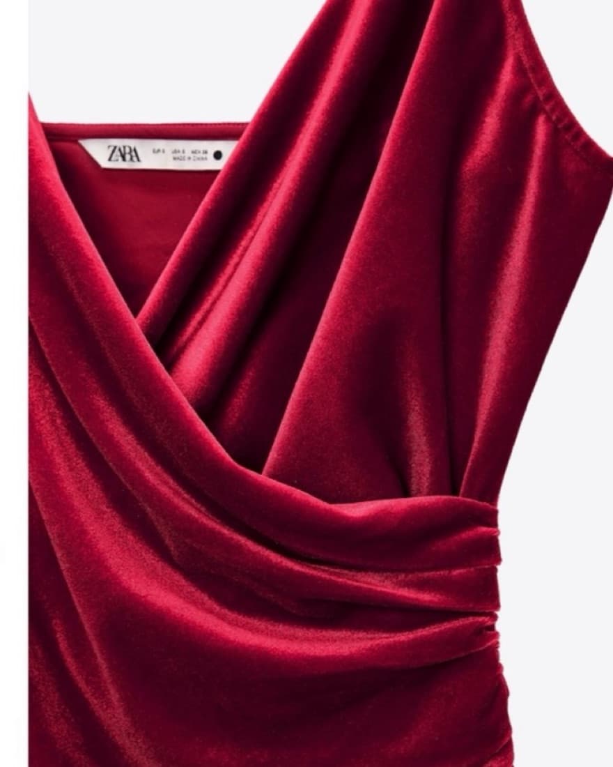 Elegant ZARA Red Velvet midi Dress - Image 3