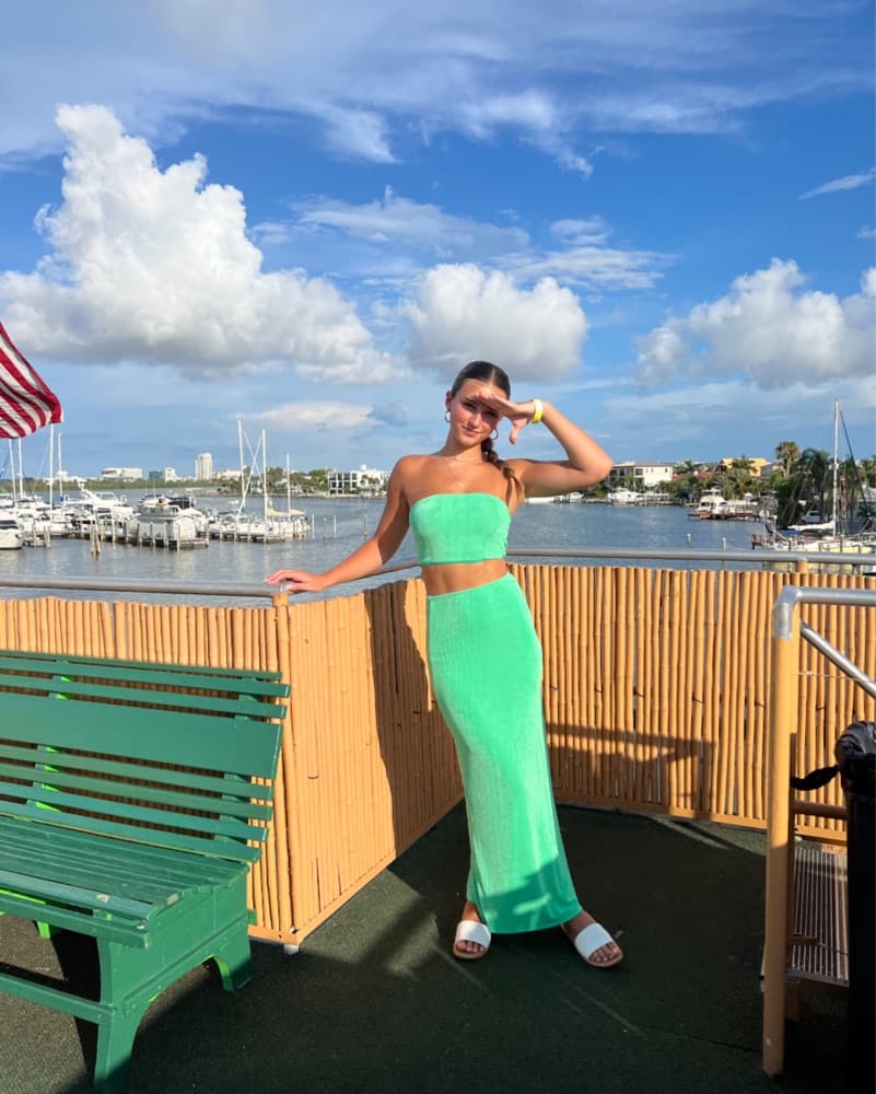 Vibrant Green Cropped Bandeau & Maxi Skirt Set - Image 1