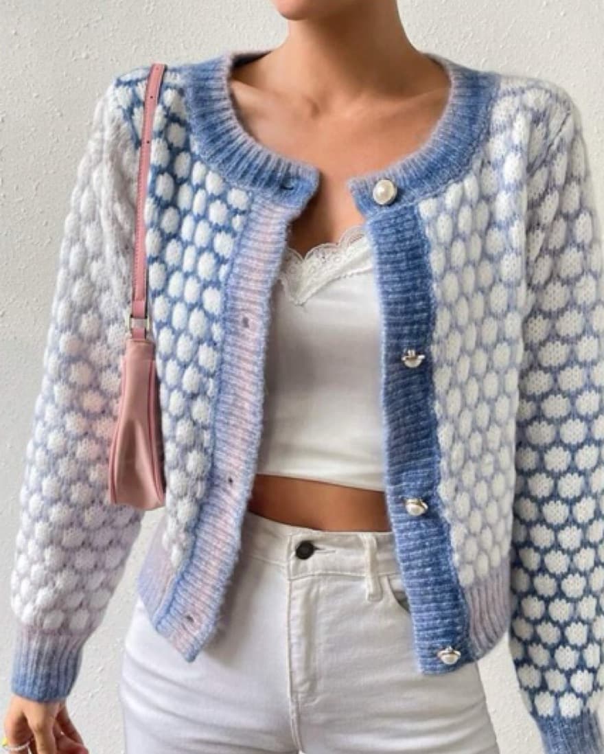 RARELY WORN PASTEL SWEATER 🩷🩵 - Image 1