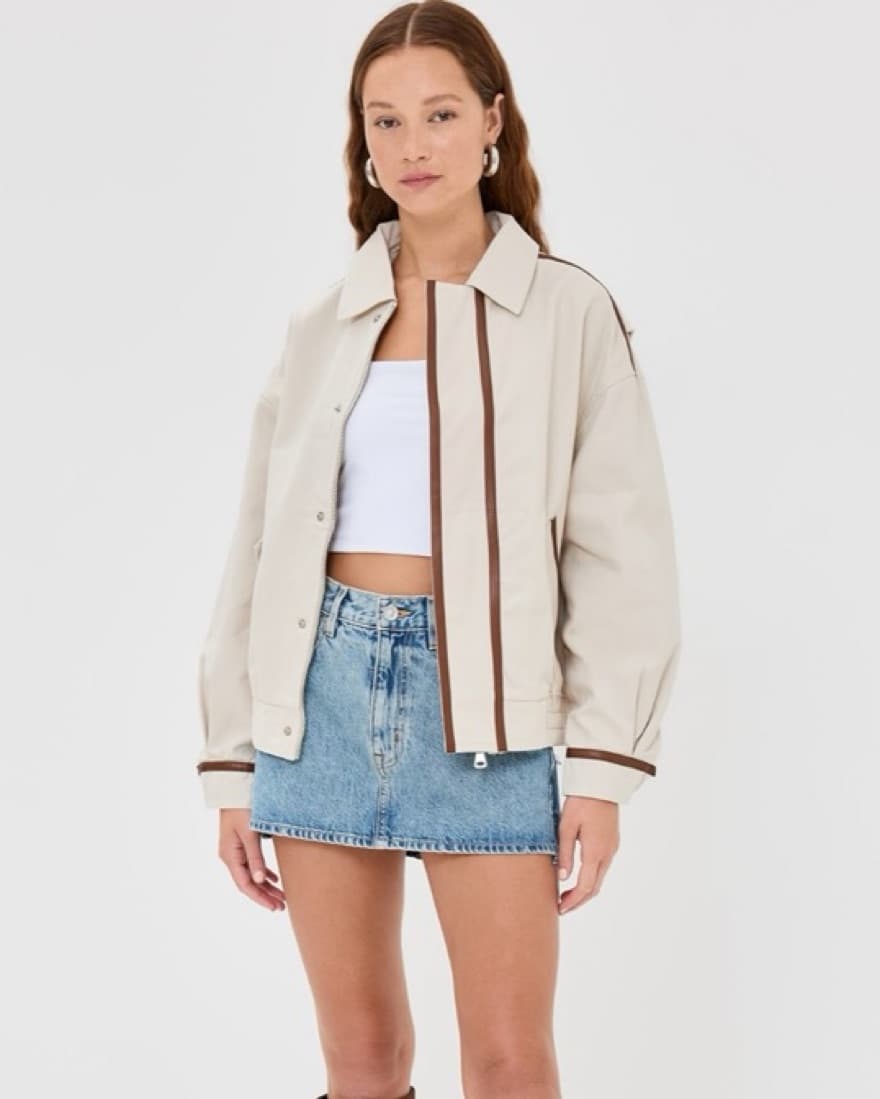 Lionness Womens Bomber Jacket - Image 3