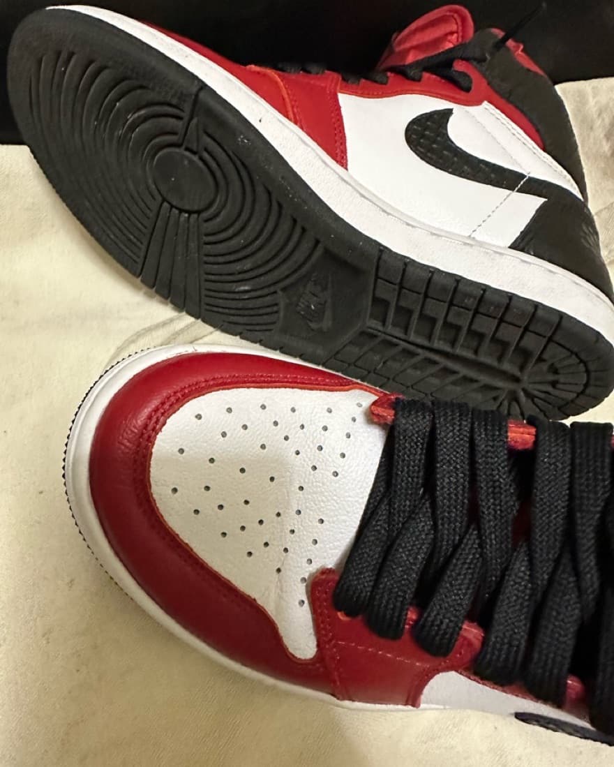 Air Jordan 1 - Image 1