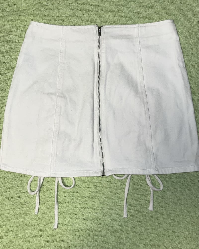 White Denim High Waisted Lace Up Mini Skirt - Image 5