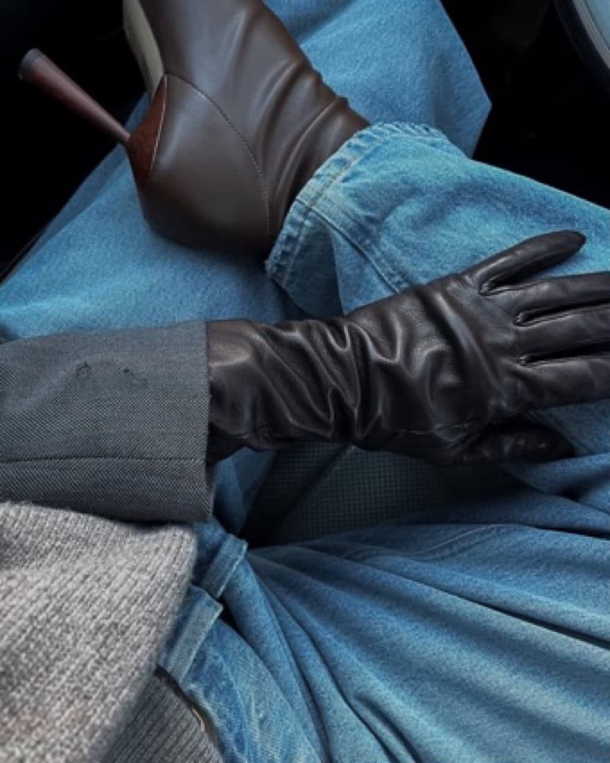 A/W24 Dark Long Leather Opera Gloves - Image 5