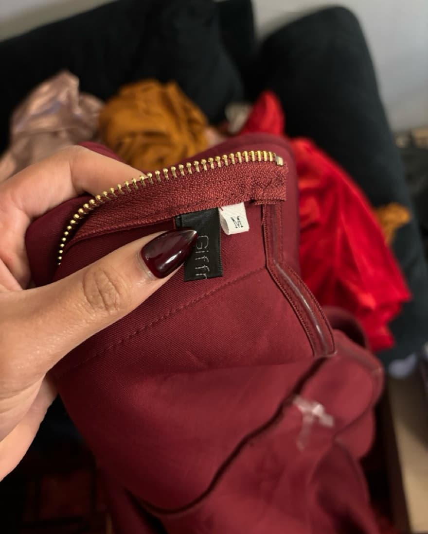 Sultry Burgundy One-Shoulder Dress - Image 6