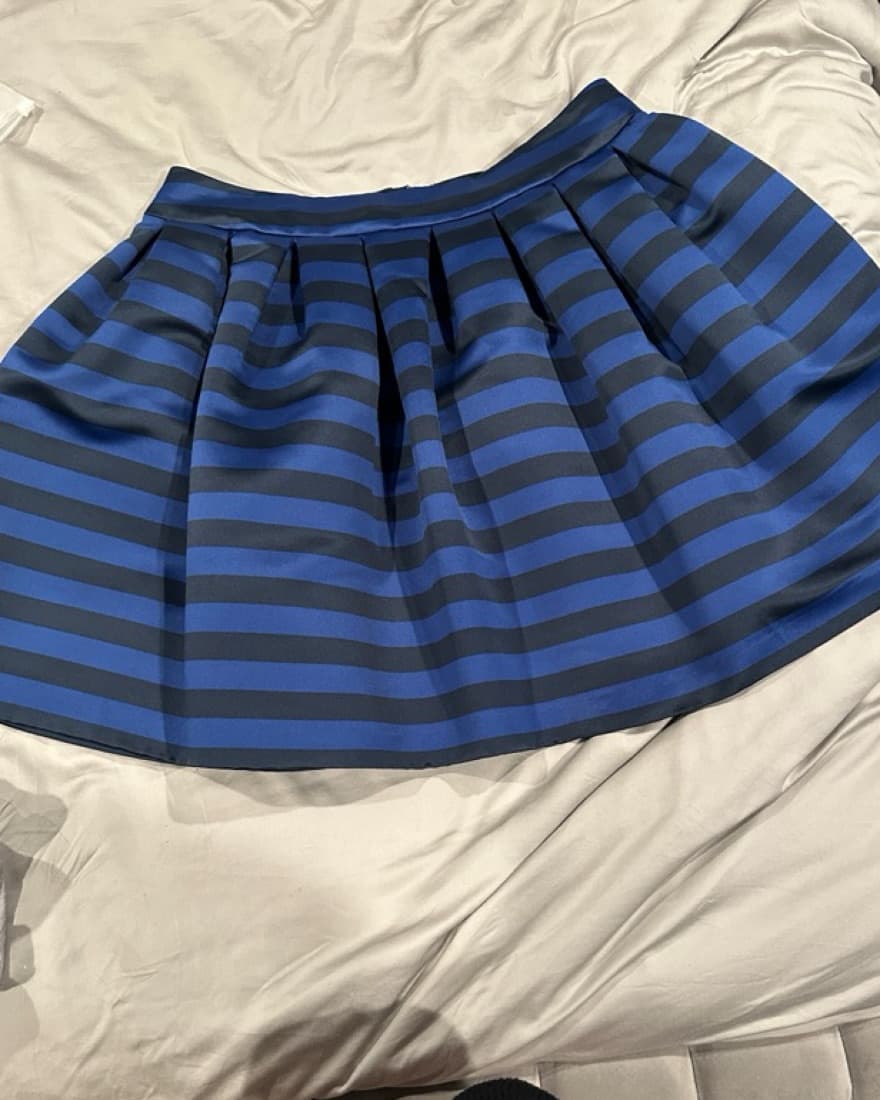 Alice & Olivia Mini Skirt  - Image 4
