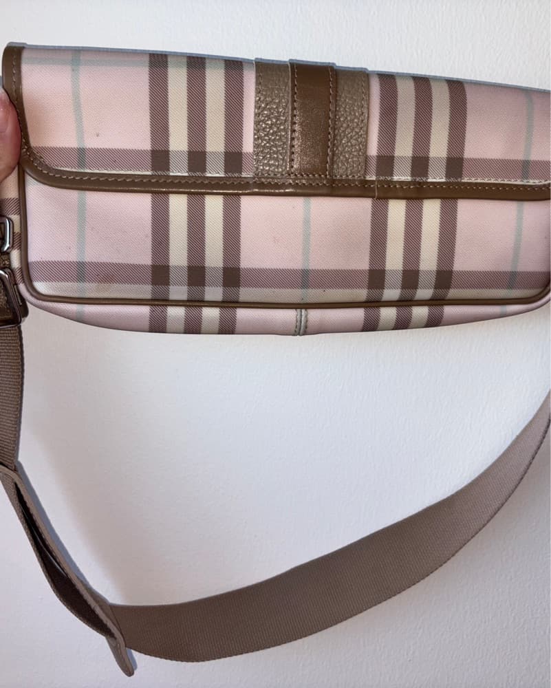Versatile Pink Burberry Crossbody Bag - Image 5