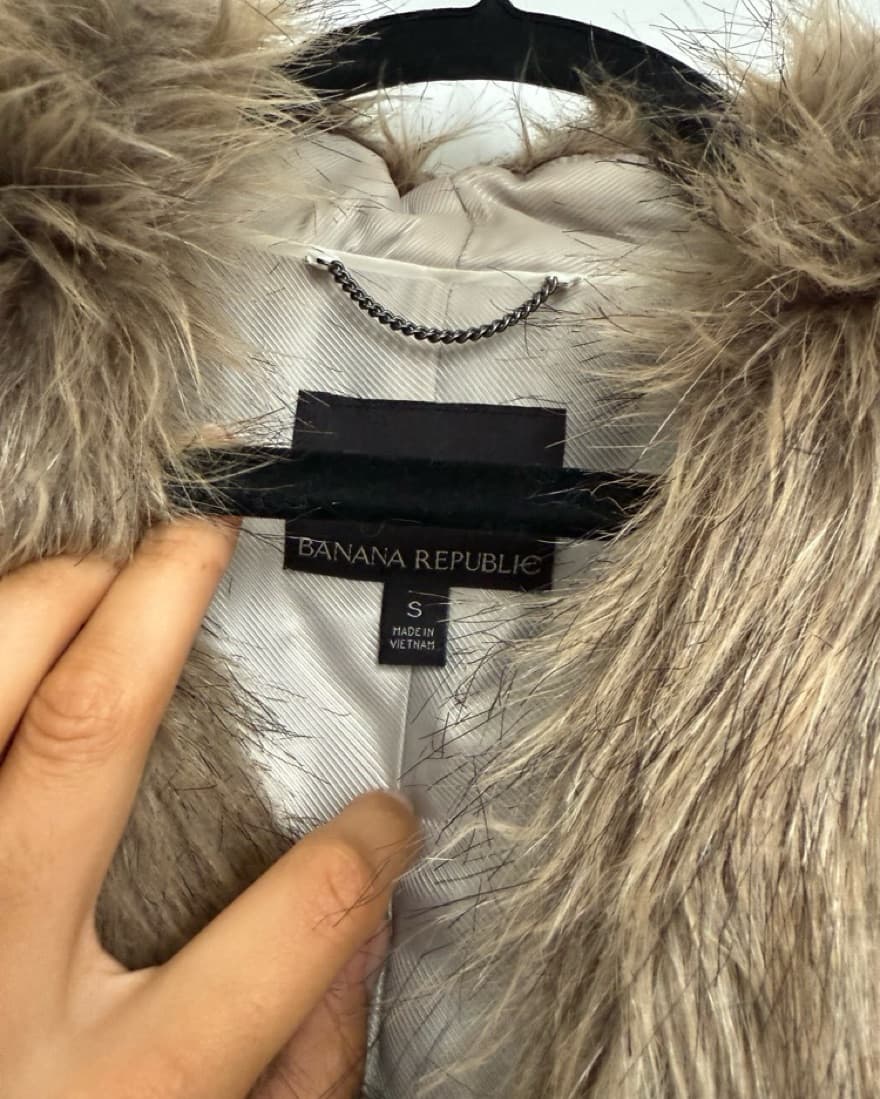 Banana Republic Fur Vest - Image 4