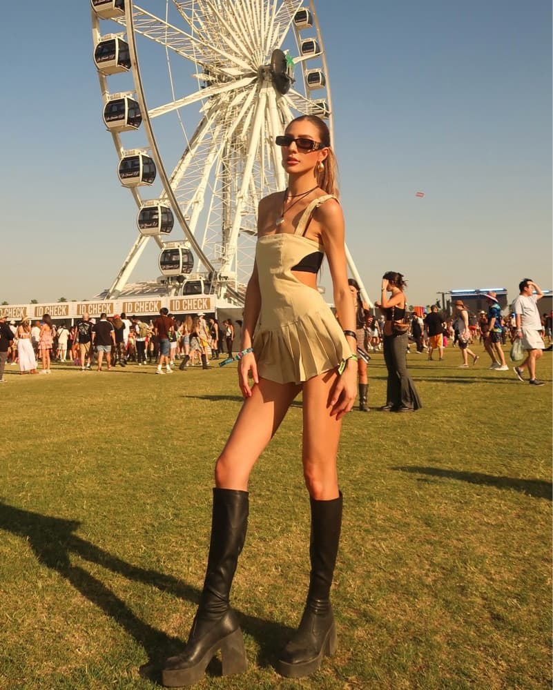 Sweet Chilling Pleated Dress W/ Tube Top - Image 2
