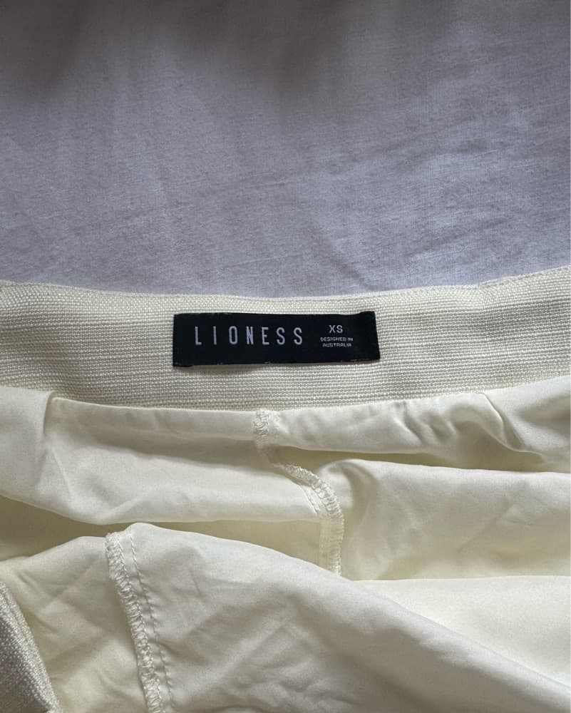 Lioness off white mini skirt!! - Image 3