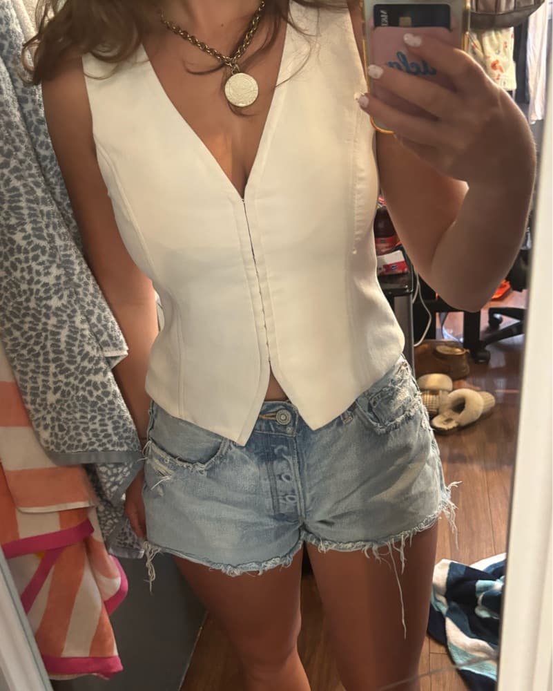 Aritzia Cream Vest Top - Image 3