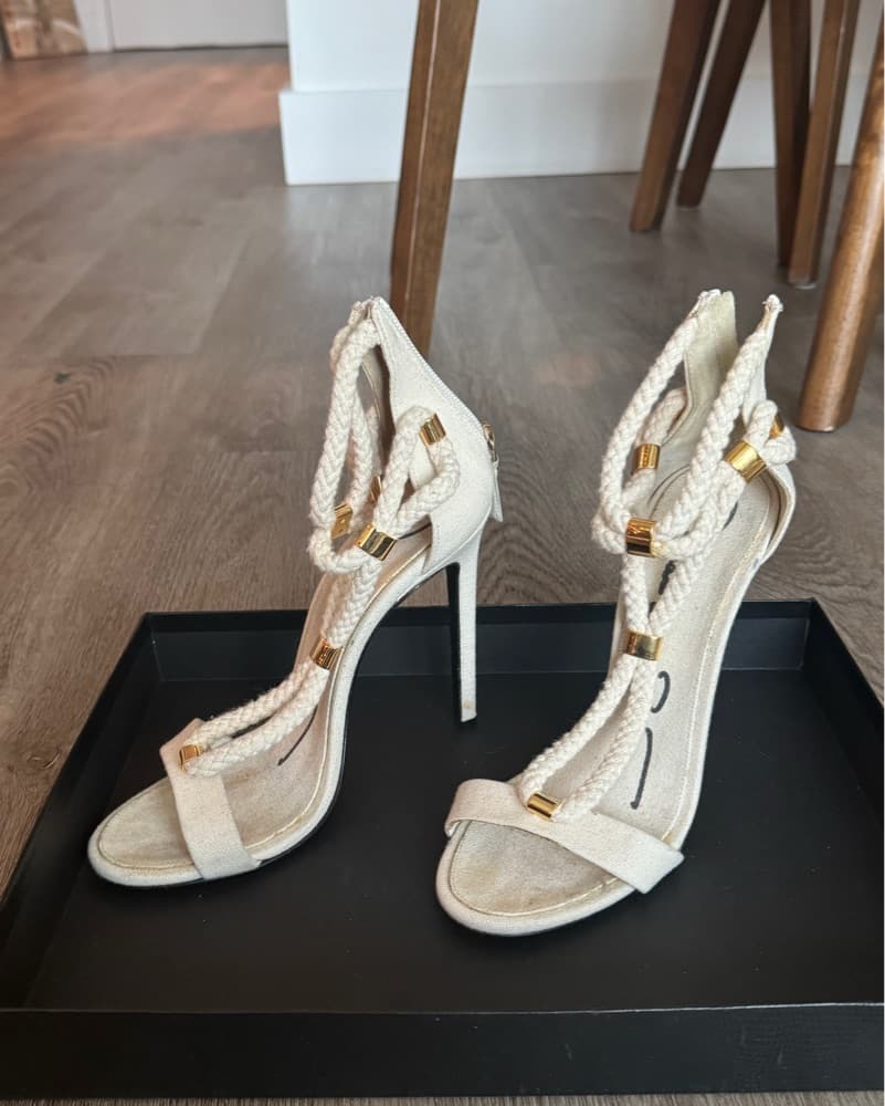 White Oscar De La Renta Stilettos    - Image 1