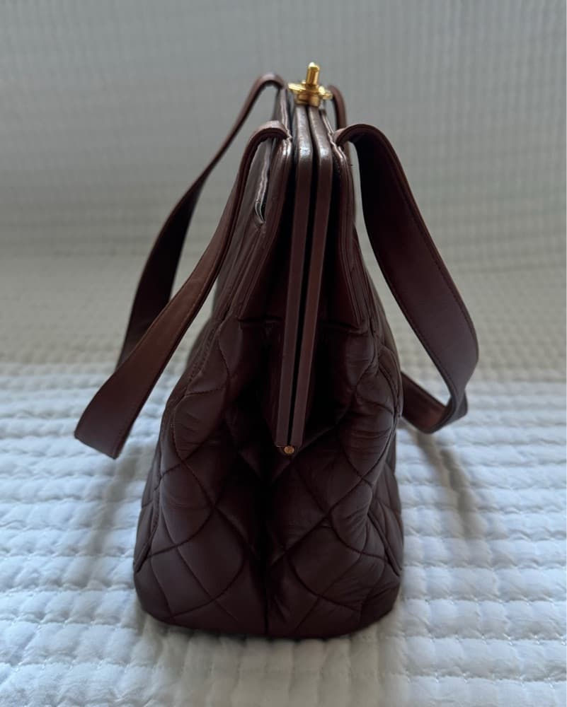 Vintage Chanel Shoulder Bag - Image 2