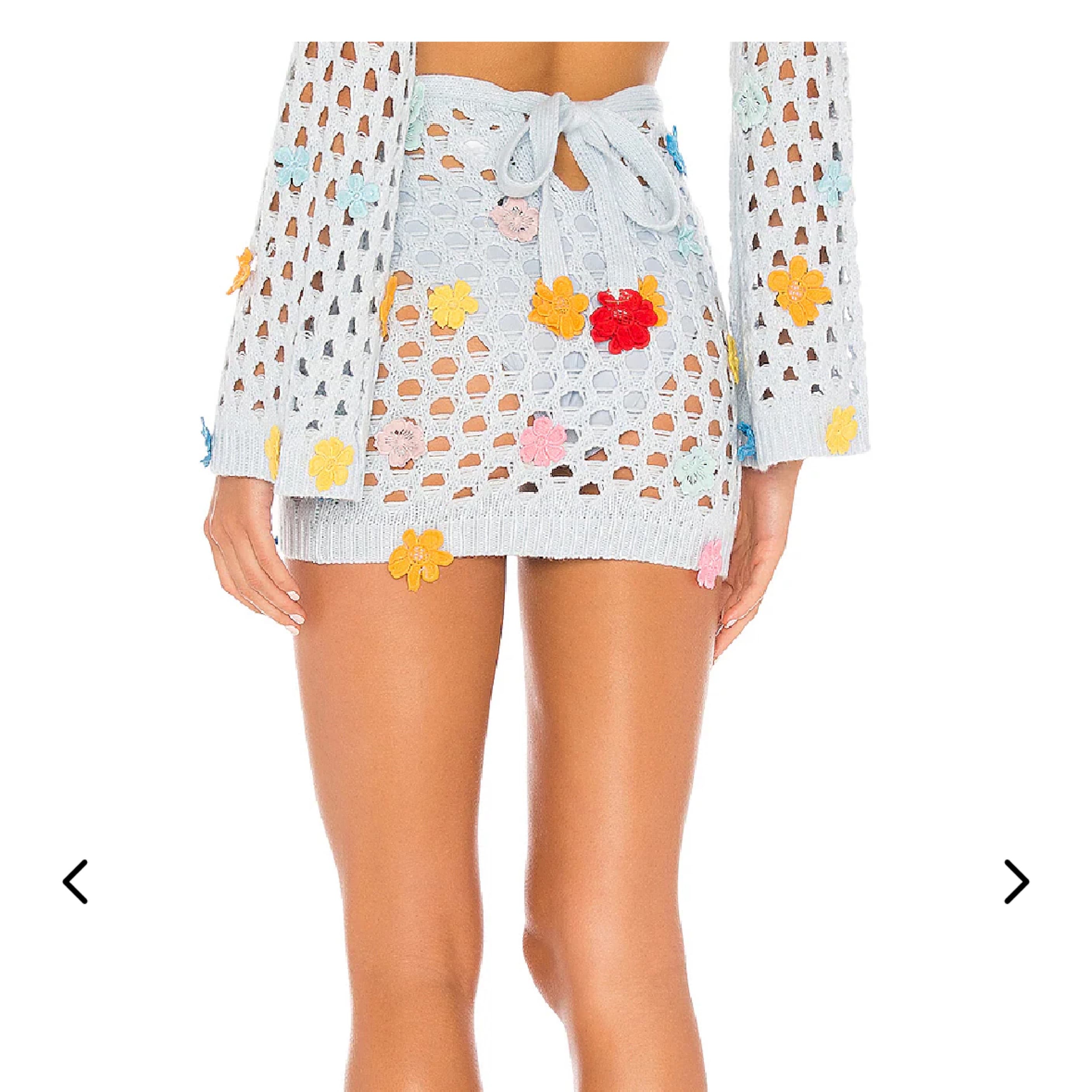 Lovers And Friends Crochet Floral Set - Image 3