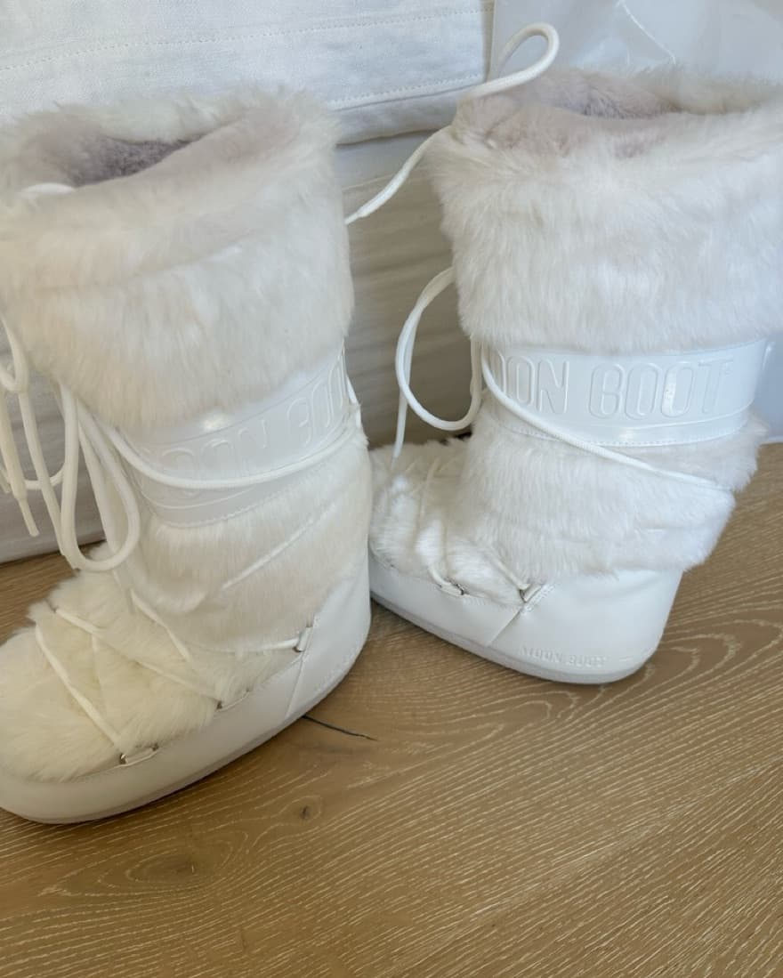 White Moon Boots - Faux Fur - Image 3