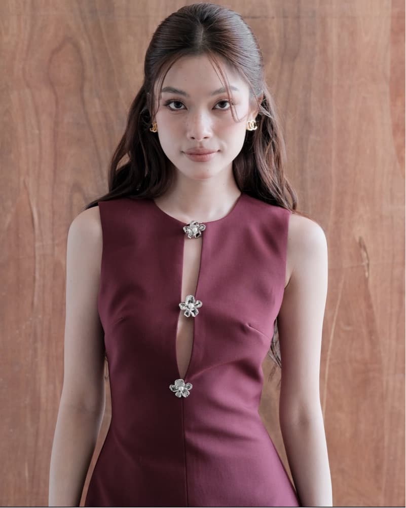 Burgundy Sleeveless Mini Dress with Jeweled Buttons - Image 2