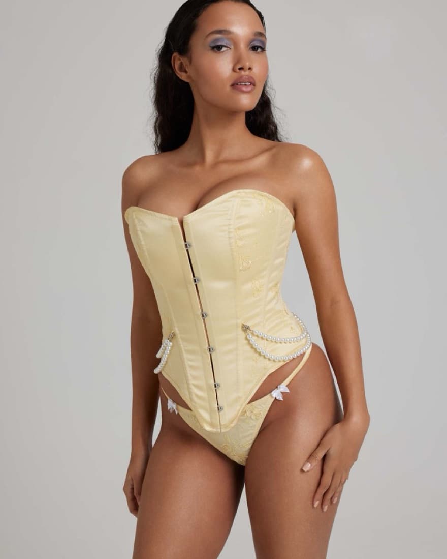 Scarlett Gasque Yellow corset - Image 1
