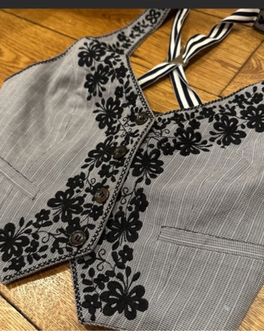 Free people vest top with embroidery - Image 2
