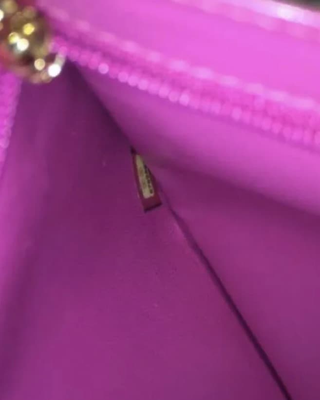 CHANEL carved ponyhide WRISTLET - Image 3