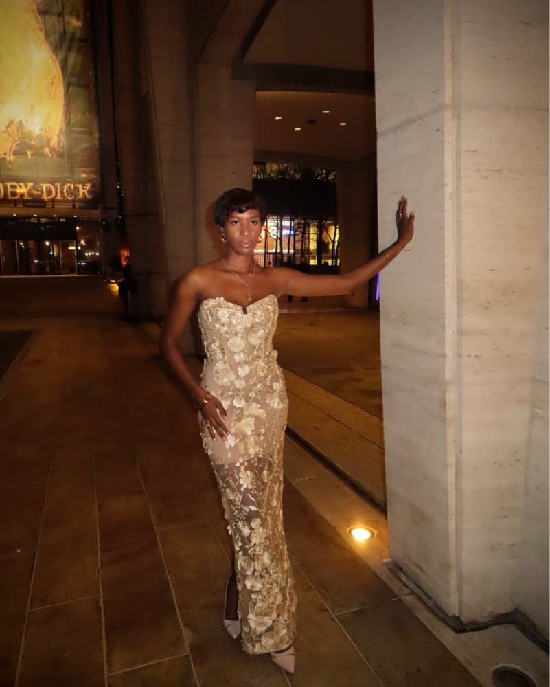Elegant Floral Embroidered Gown - Image 2