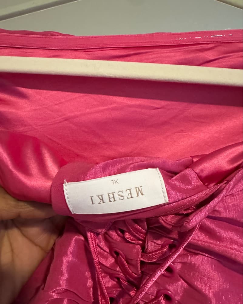 Elegant Magenta Ruched Dress - Image 3