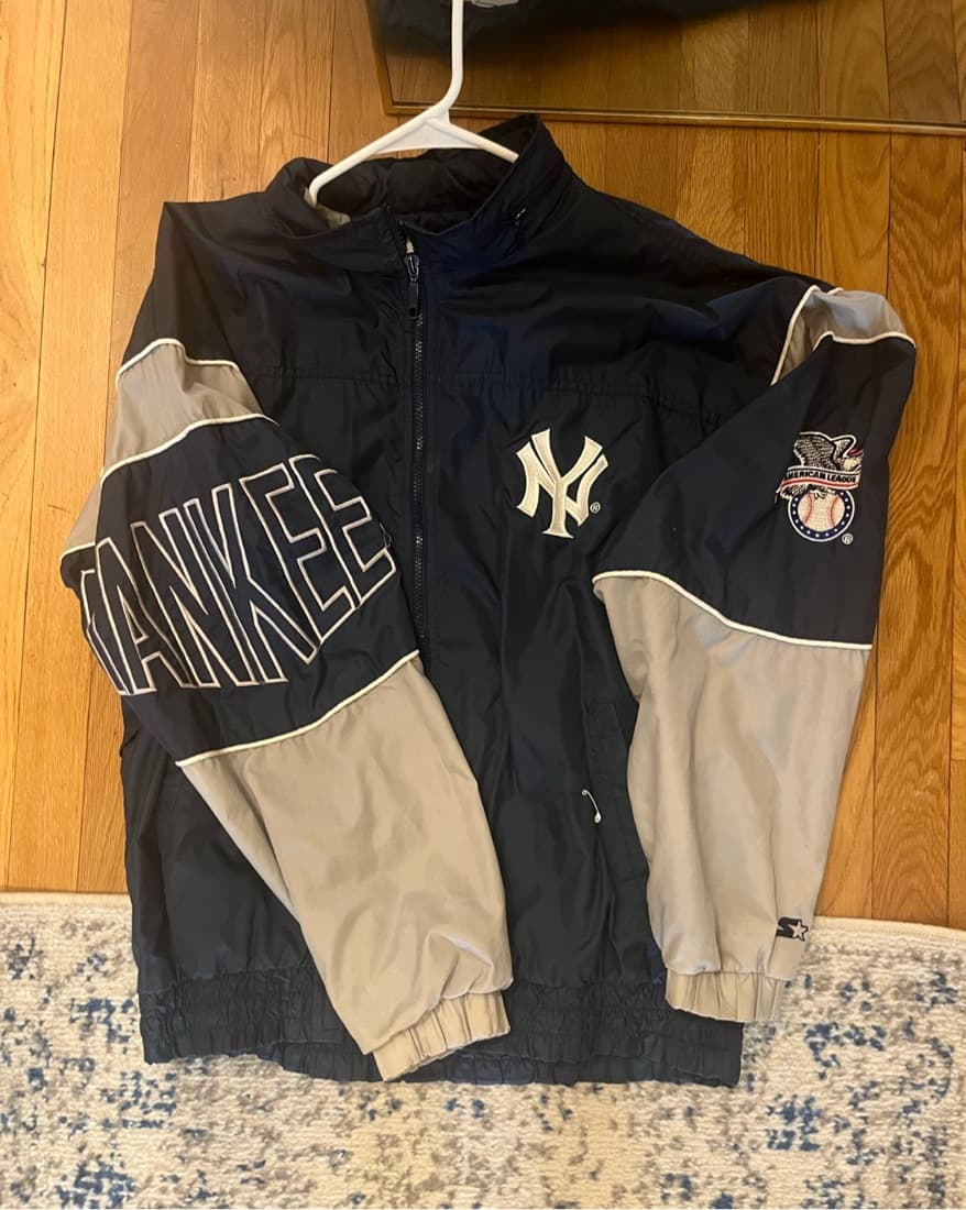 Stylish Yankees Windbreaker Jacket - Image 2
