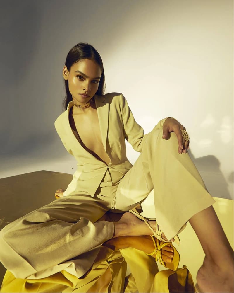 Chic Beige Pantsuit with Flair - Image 1