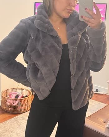 Faux fur Dusty lavender Coat  - Image 5