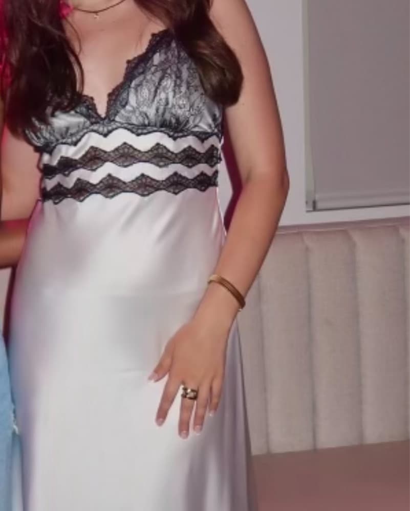 Chic Lace Maxi Dress - Image 3