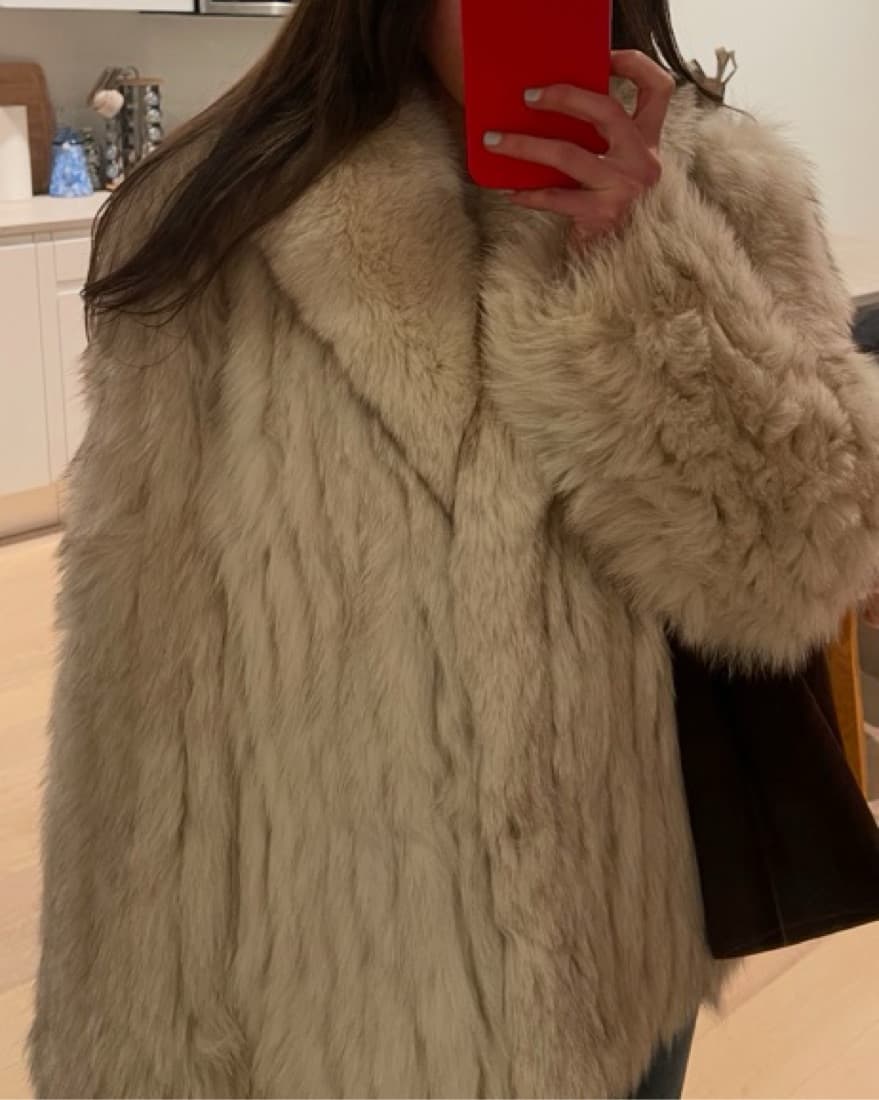 Luxe Fox Fur Coat  - Image 4